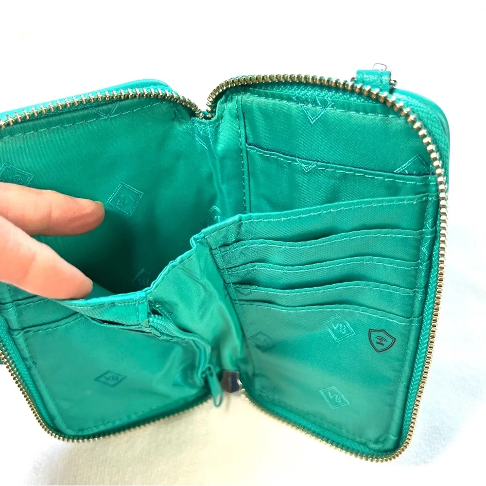 Vera Bradley EUC RFID Smartphone Wallet